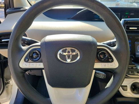 Used 2018 Toyota Prius Four image 18
