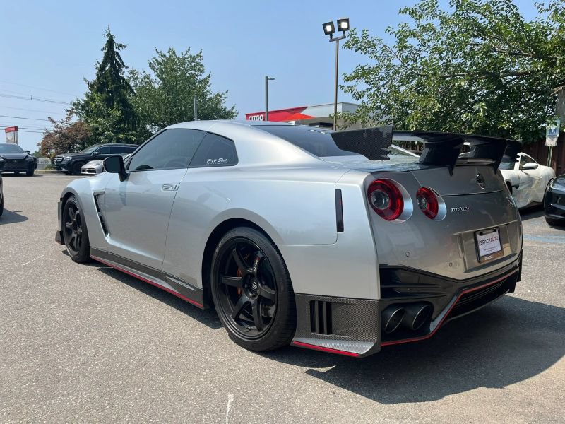 Used 2018 Nissan GT-R NISMO AWD/4WD image 6