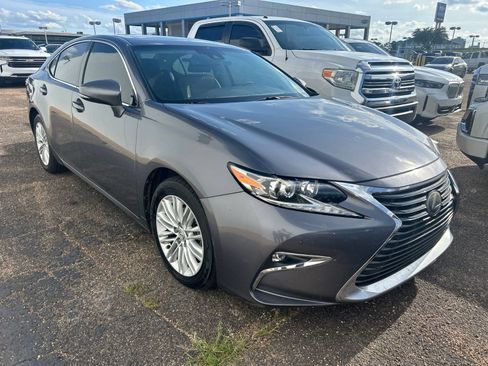 Used 2017 Lexus ES 350 w/ Premium Package FWD image 22
