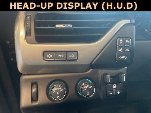 Used 2018 Chevrolet Suburban Premier image 18