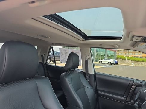 Used 2019 Toyota 4Runner Limited AWD/4WD image 10