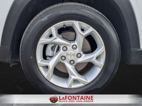 Certified 2025 Chevrolet Trax LS w/ LS Convenience Package FWD image 30