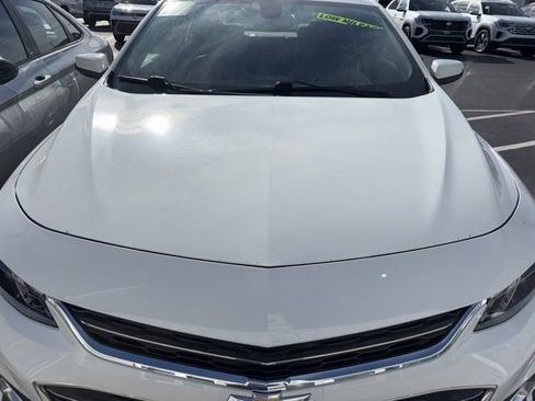 Used 2017 Chevrolet Malibu LT image 8