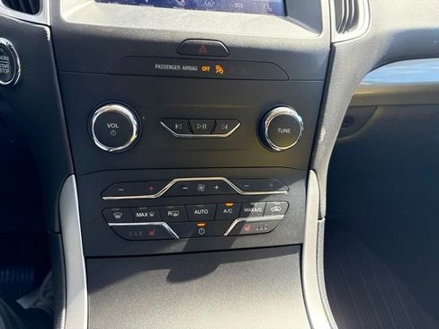 Used 2020 Ford Edge SEL w/ Convenience Package AWD/4WD image 19
