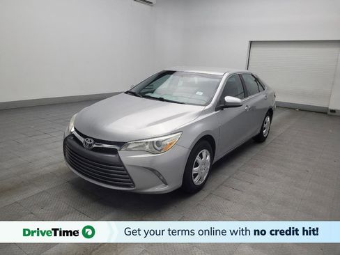 Used 2017 Toyota Camry LE FWD image 1