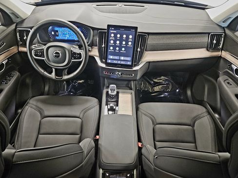 Used 2025 Volvo XC90 B6 Plus AWD/4WD image 12