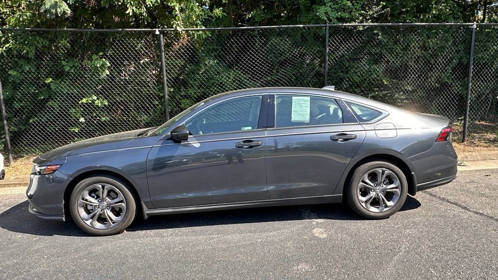 Used 2024 Honda Accord EX image 9