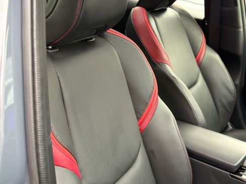Used 2024 Toyota Prius Prime FWD image 11