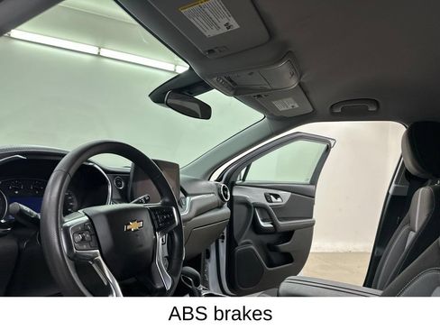 Used 2025 Chevrolet Blazer LT FWD image 33