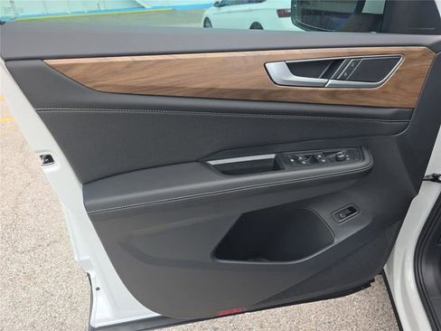 New 2026 Volkswagen Atlas SE image 16