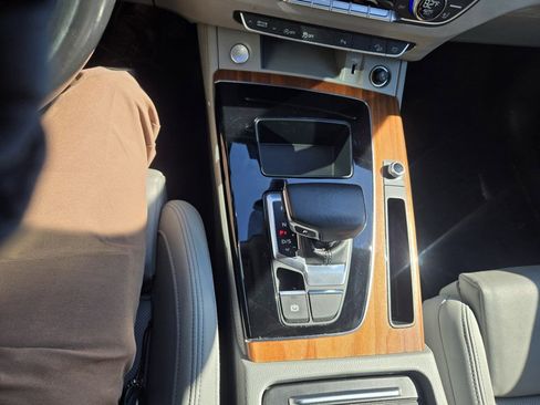 Used 2021 Audi Q5 2.0T Premium Plus w/ Premium Plus Package image 5