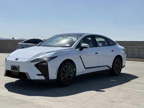 New 2026 Lexus ES 350e FWD image 8