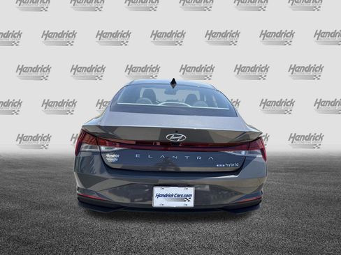 Used 2023 Hyundai Elantra Blue FWD image 9