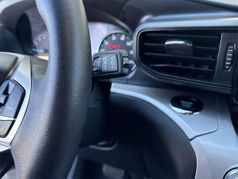 Used 2024 Ford Explorer XLT image 25