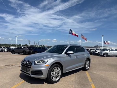 Used 2019 Audi Q5 2.0T Premium Plus w/ Premium Plus Package AWD/4WD image 8
