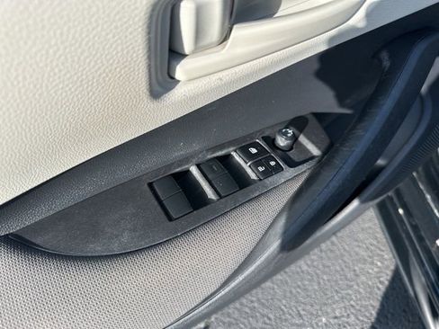 Used 2024 Toyota Corolla LE w/ LE Convenience Package image 10