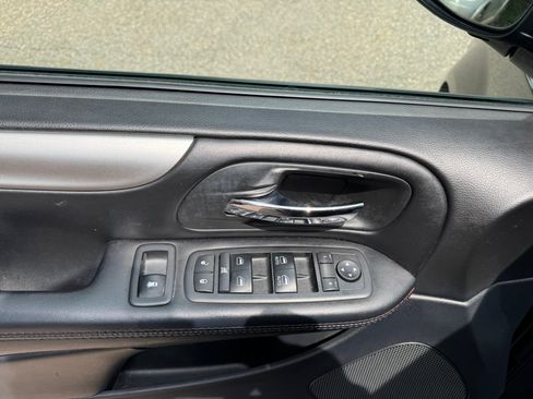 Used 2019 Dodge Grand Caravan GT FWD image 22