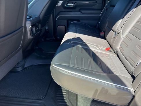 Used 2024 GMC Sierra 2500 AT4X image 18