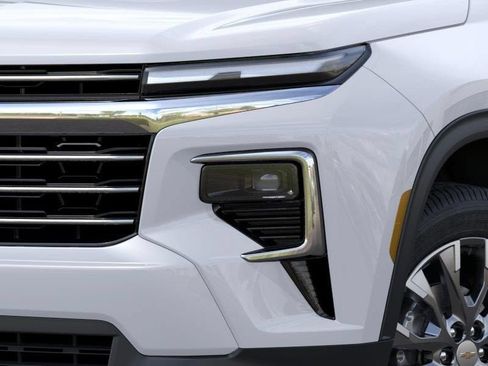 New 2026 Chevrolet Traverse LT w/ Sun and Wheel Package AWD/4WD image 10