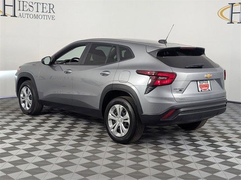 Certified 2024 Chevrolet Trax LS w/ Driver Confidence Package image 9