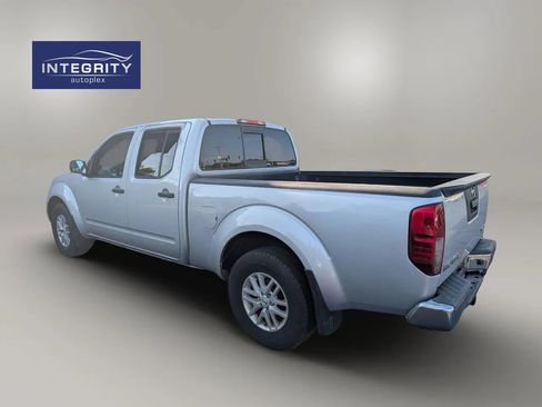 Used 2018 Nissan Frontier SV AWD/4WD image 3
