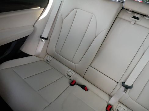 Used 2021 BMW X3 xDrive30i w/ M Sport Package AWD/4WD image 12