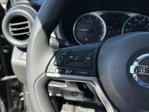 Used 2018 Nissan Kicks S FWD image 20