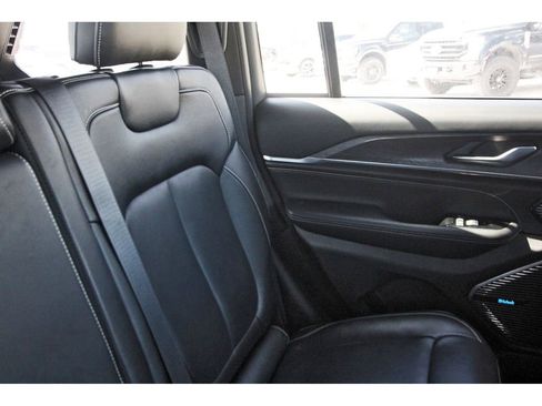 Used 2022 Jeep Grand Cherokee Overland image 15