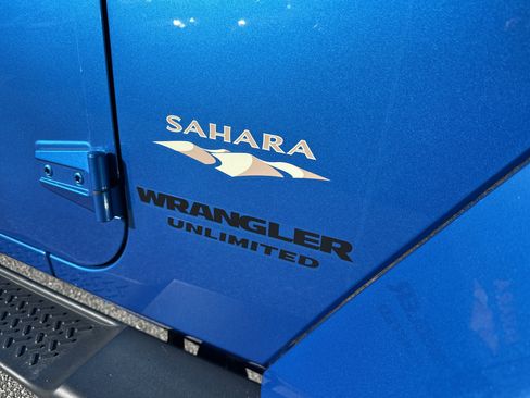 Used 2015 Jeep Wrangler Unlimited Sahara w/ Max Tow Package image 7