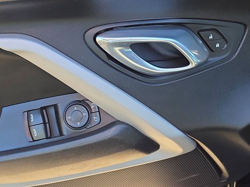 Used 2019 Chevrolet Camaro LT w/ RS Package image 9