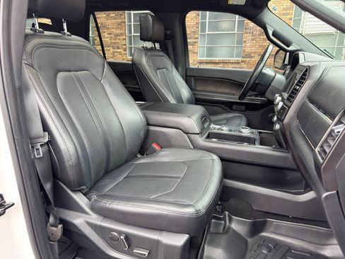 Used 2019 Ford Expedition Limited w/ Special Edition Package AWD/4WD image 24