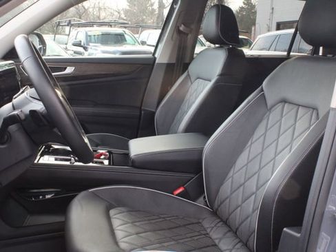 Used 2025 Volkswagen Atlas SEL Premium R-Line image 19