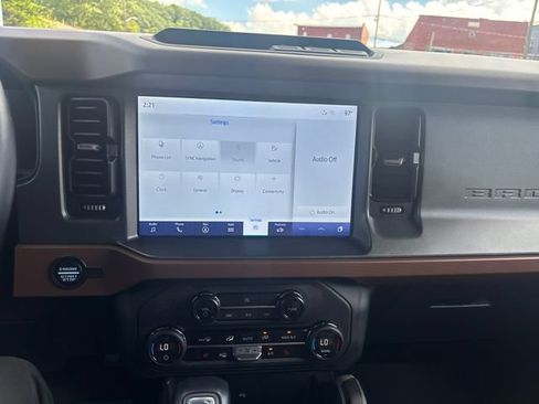 Used 2024 Ford Bronco Outer Banks AWD/4WD image 15