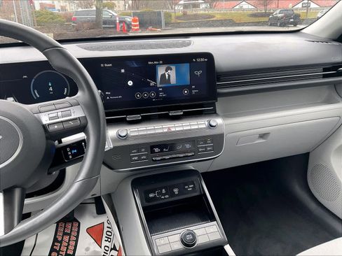 Used 2024 Hyundai Kona SEL image 18