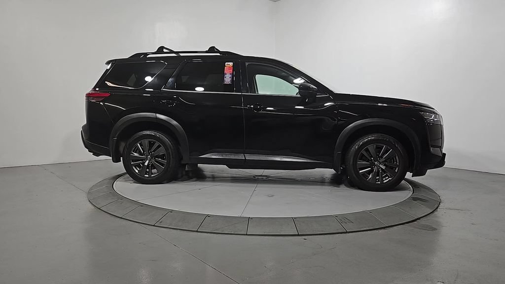 Used 2022 Nissan Pathfinder SV AWD/4WD image 7
