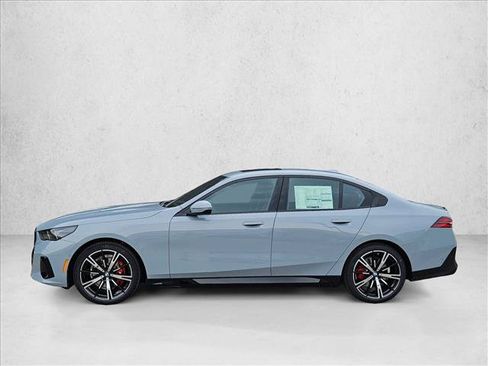 Used 2027 BMW 530i w/ M Sport Package RWD image 9