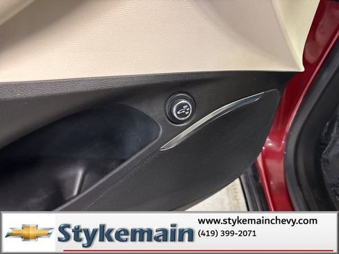Used 2023 Buick Enclave Essence FWD image 38