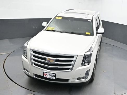 Used 2017 Cadillac Escalade Luxury AWD/4WD image 15