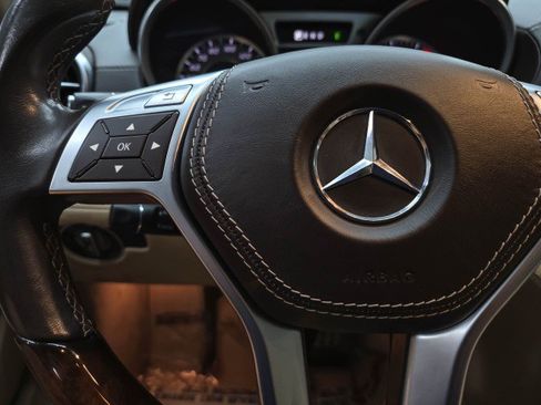 Used 2014 Mercedes-Benz SL 550 image 17