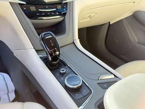 Used 2023 Cadillac XT6 Premium Luxury FWD image 18