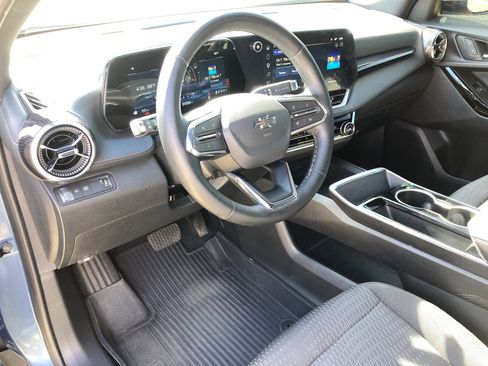 Certified 2025 Chevrolet Equinox LT w/ Safety and Technology Package FWD image 10