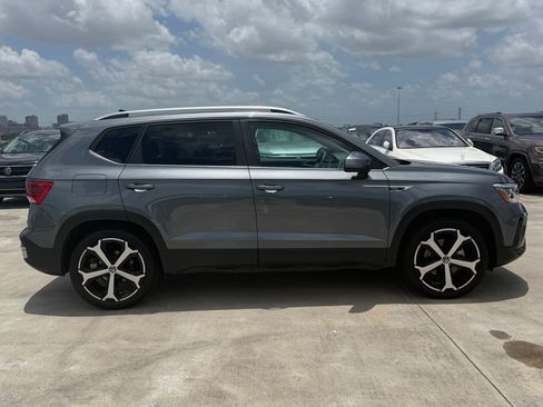 Certified 2022 Volkswagen Taos SEL AWD/4WD image 8