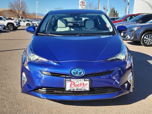 Used 2017 Toyota Prius Three Touring image 5