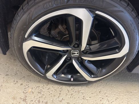 Used 2018 Honda Accord Sport image 31