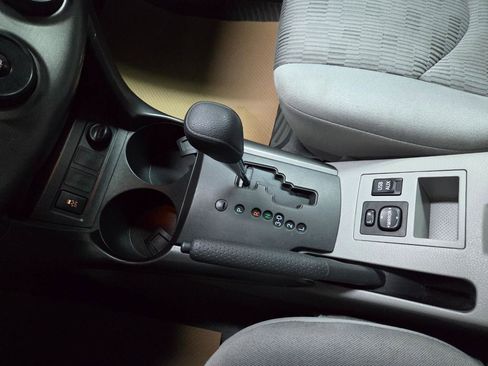 Used 2012 Toyota RAV4 4WD w/ Value Pkg image 24