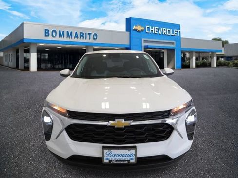 New 2026 Chevrolet Trax LS w/ LS Convenience Package FWD image 5