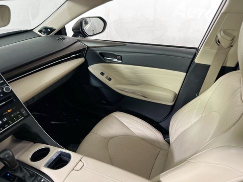 Used 2019 Toyota Avalon Limited w/ All Weather Liner Package FWD image 24