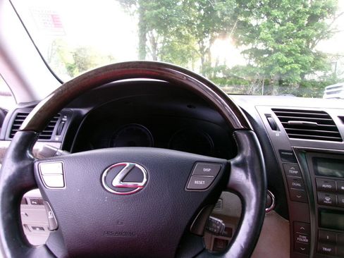 Used 2007 Lexus LS 460 RWD image 14