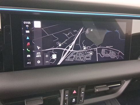 Used 2025 Porsche Macan Electric RWD image 23