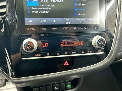 Used 2020 Mitsubishi Outlander SE image 16